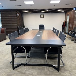 Bàn họp hiện đại BHCS06-3