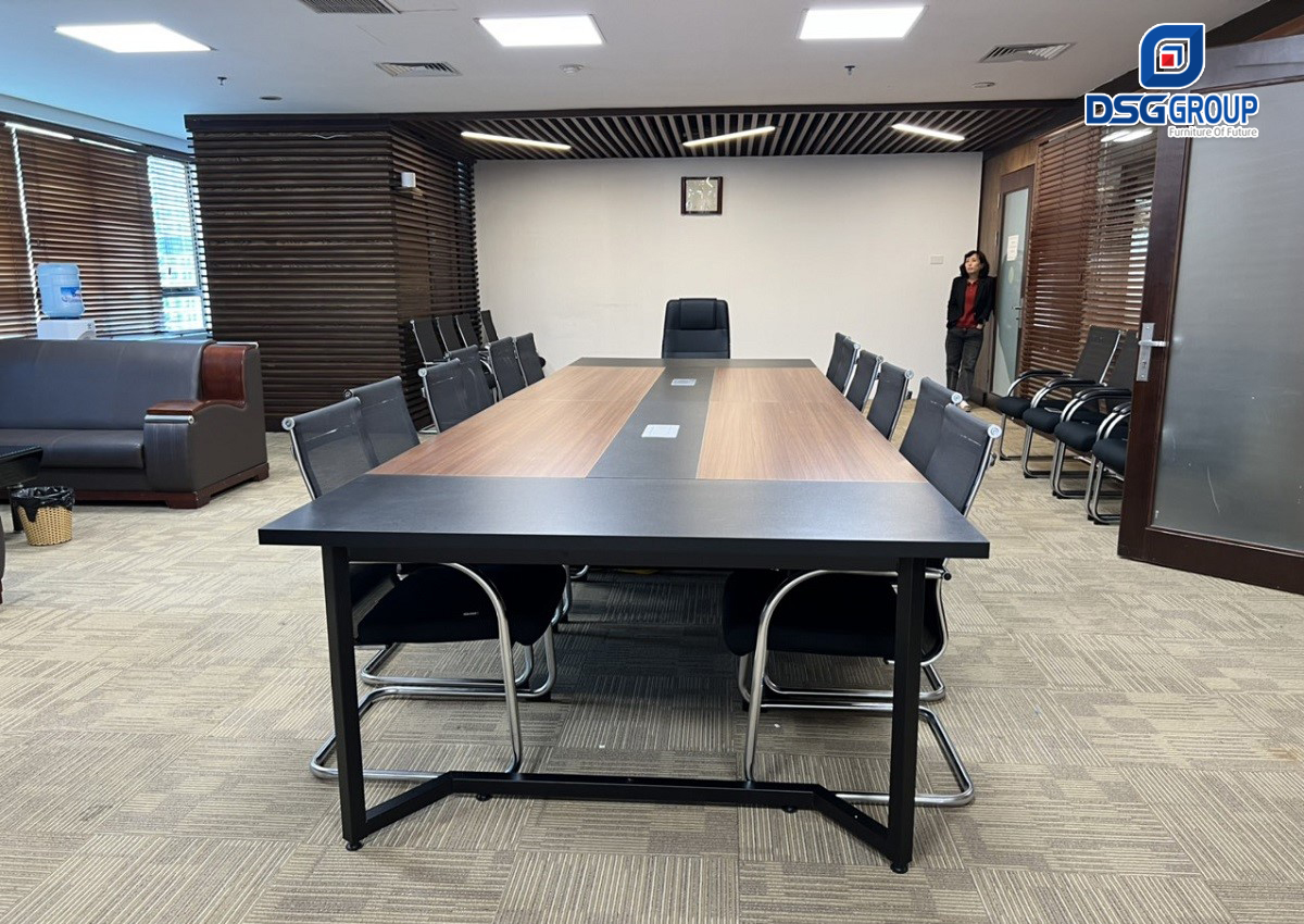 Bàn họp hiện đại BHCS06-3