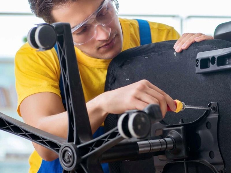 Sửa ghế xoay văn phòng bị nghiêng lệch khi ngồi