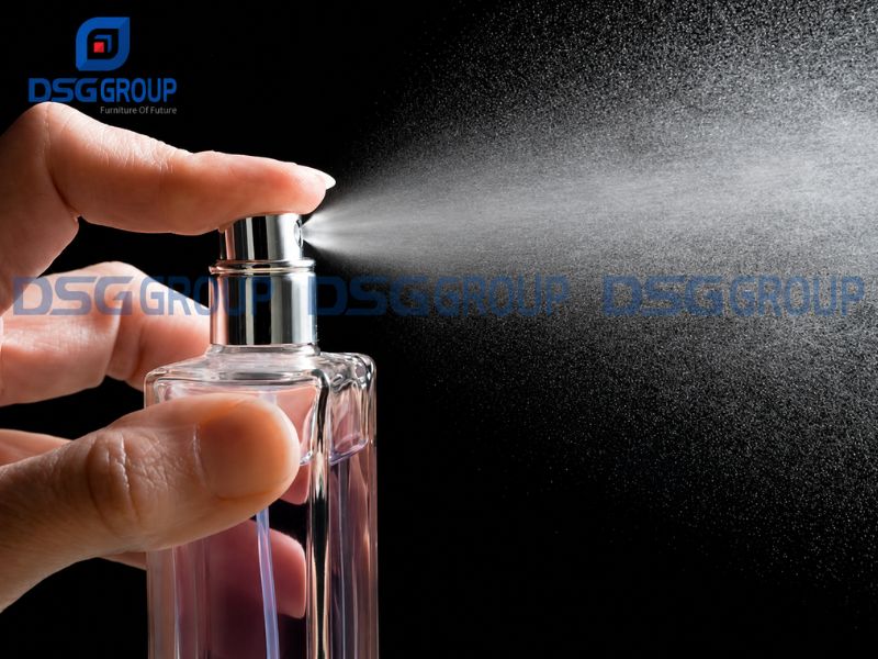 Tinh dầu giúp ghế văn phòng thơm hơn sau khi vệ sinh.đúng cách

Vệ sinh ghế da nhẹ nhàng giúp giữ bề mặt luôn sạch đẹp.

Ghế xoay lưới cần vệ sinh kỹ để giữ độ thoáng sạch.

Ghế nỉ văn phòng cần giặt đúng cách để hạn chế mùi hôi.