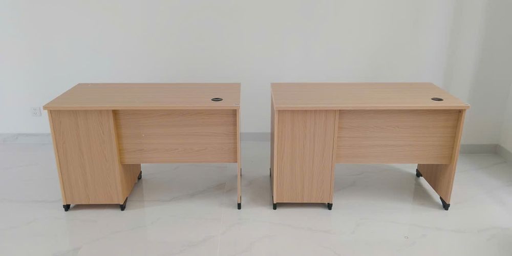 Bàn AT120SHL3DFR được thiết kế đẹp mắt phù hợp với nhiều không gian