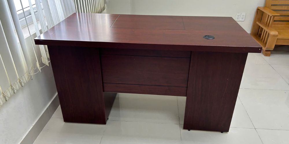 Thiết kế đơn giản, sang trọng nâng cấp không gian với bàn ET1400DR