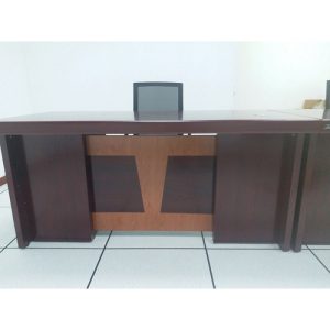 Bàn ET1600F với thiết kế đơn giản phù hợp với mọi không gian