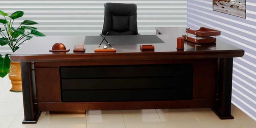 Tầm quan trọng của bàn làm việc trong văn phòng 
