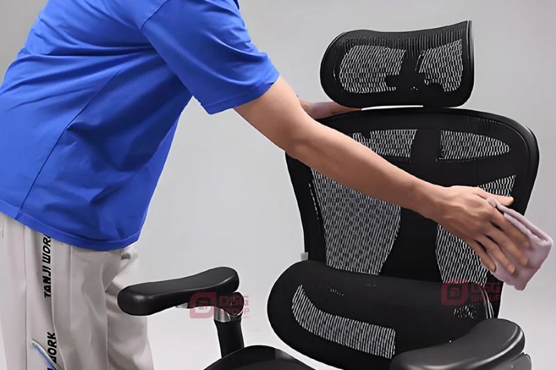 Lưu ý khi vệ sinh ghế công thái học