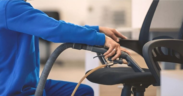 Hướng dẫn cách vệ sinh ghế công thái học