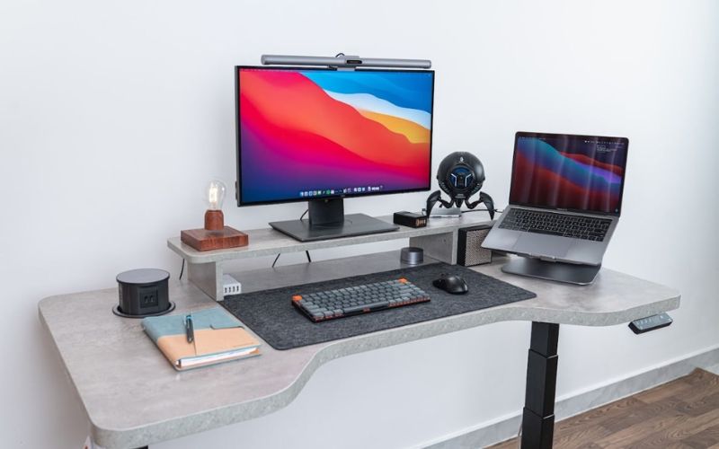 Bàn nâng hạ là gì? Vì sao cần sử dụng đúng cách?