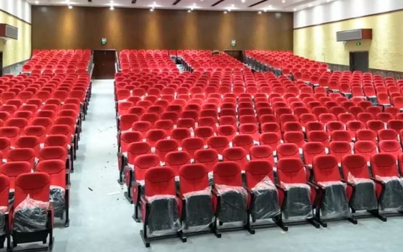 Ghế bọc nỉ mềm mại mang lại cảm giác êm ái và cách âm