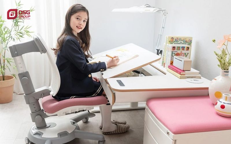 Tư thế ngồi chuẩn dành cho các bé khi ngồi học
