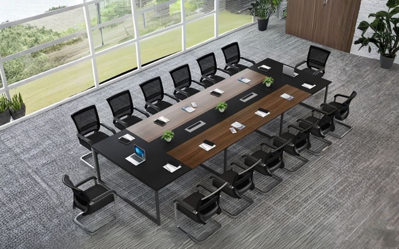 Bàn họp 10 – 12 người tích hợp ổ điện