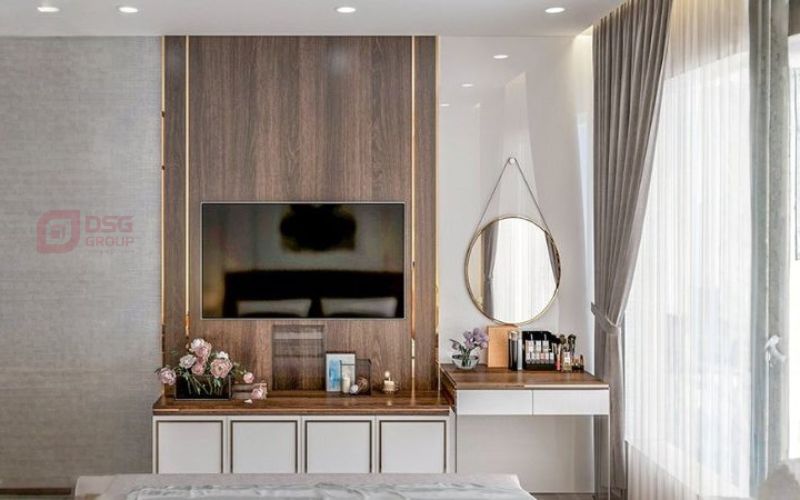 Không đặt bàn trang điểm có gương hướng về phía Nam